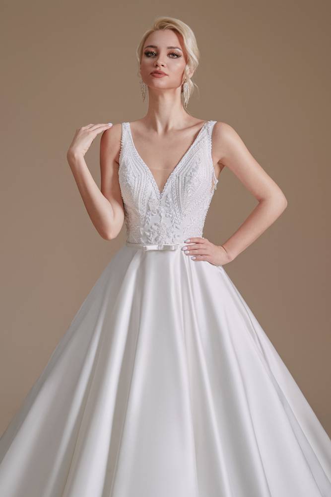 White V-Neck A-Line Sleeveless Satin Wedding Dresses with Appliques