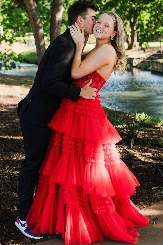 Red Sweetheart Tulle A-Line Wedding Dresses with Sweep Train