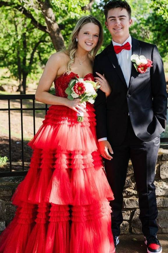 Red Sweetheart Tulle A-Line Wedding Dresses with Sweep Train