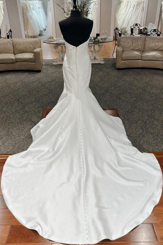  Charming White Strapless Backless Mermaid Satin Wedding Dresses