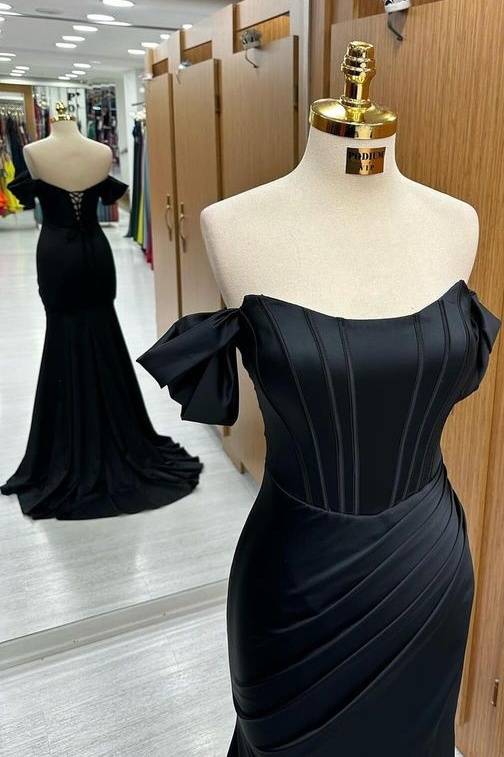 Fashionable Black Sweep Train Off-The-Shoulder Mermaid Satin Prom Dresses with Slit