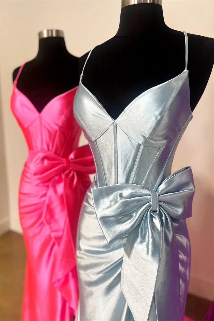 V-Neck Spaghetti Straps Mermaid Satin Long Prom Dresses with Bow