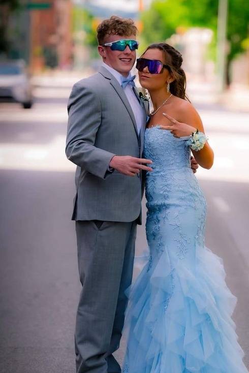 Sky Blue Floor-Length Mermaid Strapless Tulle Party Dresses with Appliques