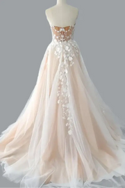 Stunning Sweetheart Strapless A-Line Long Tulle Wedding Dresses with Appliques