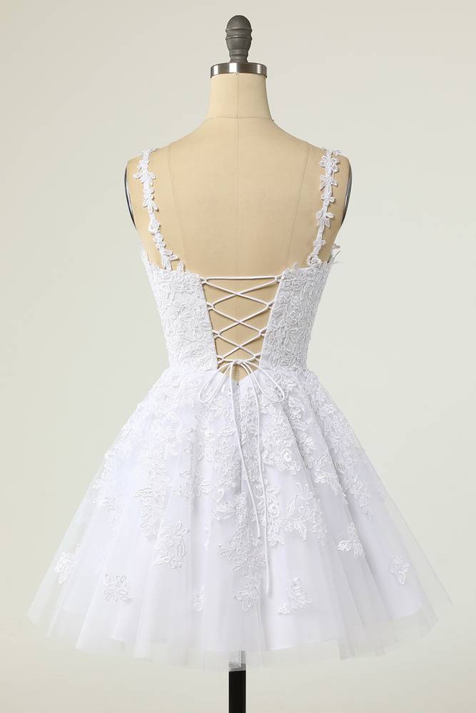 White Lace-Up V-Neck A-Line Tulle Homecoming Dresses with Appliques