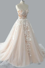 Stunning Sweetheart Strapless A-Line Long Tulle Wedding Dresses with Appliques