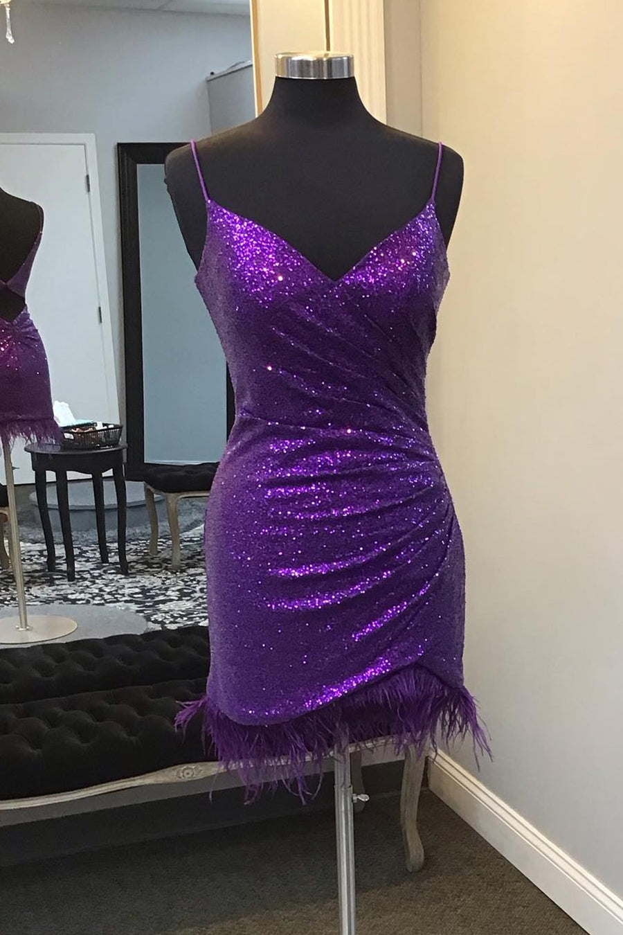 Purple V-Neck Sequined Sleeveless Short Homecoming Dresses with Fur