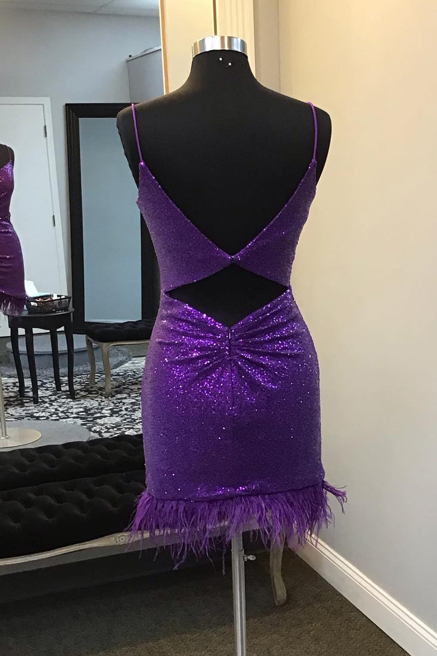 Purple V-Neck Sequined Sleeveless Short Homecoming Dresses with Fur