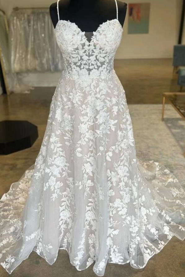 White Sweetheart Sleeveless A-Line Lace Long Wedding Dresses with Appliques