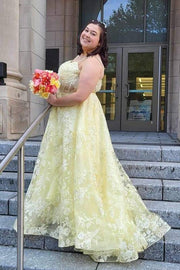 Daffodil Plus Size A-Line Lace V-Neck Prom Dresses with Appliques