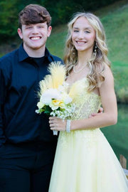 Yellow V-Neck A-Line Tulle Homcoming Dresses with Appliques