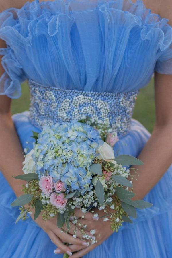 Chic Tiered Ball Gown Strapless Tulle Long Wedding Dresses