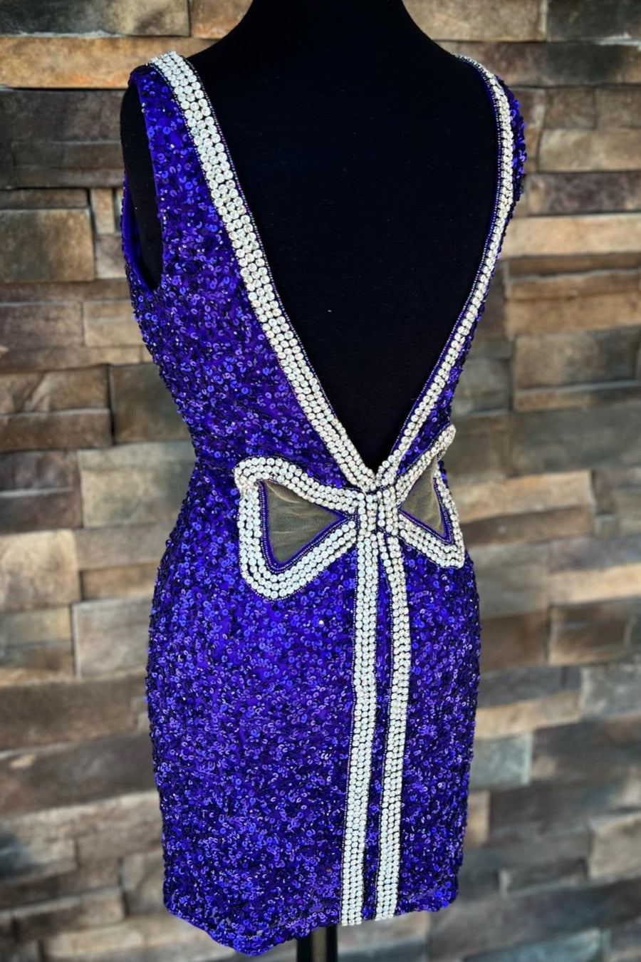 Purple Sequined Deep V-Neck Short Sheath Homecoming Dresses with Rhinestones