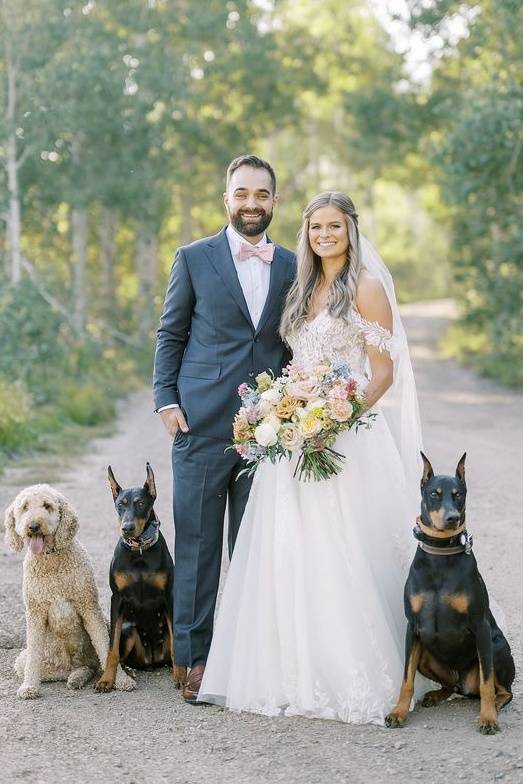 White Fabulous Off-The-Shoulder A-Line Tulle Wedding Dresses with Appliques