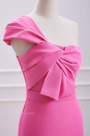 Unique One-Shoulder Candy Pink Short Satin Sheath Homecoming Dresses