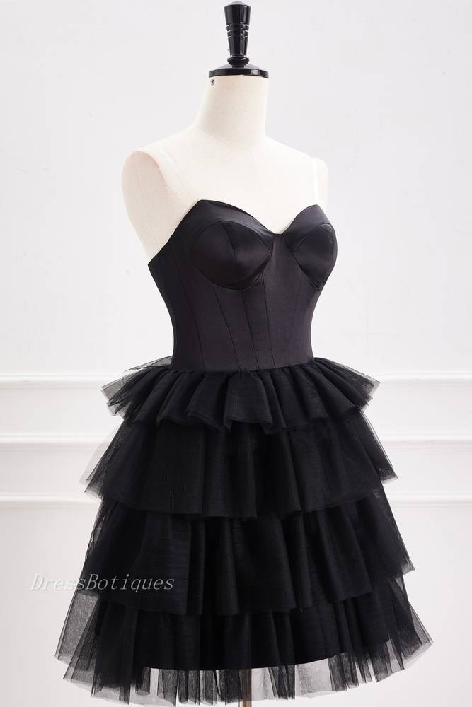 Black Strapless Sweetheart A-Line Ruffles Tulle Homecoming Dresses