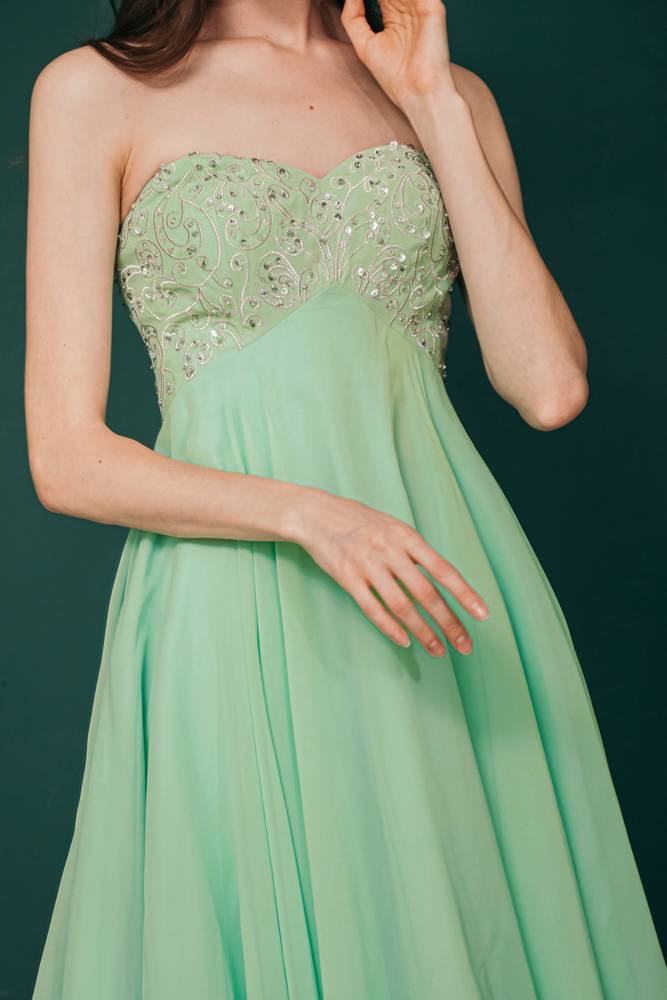 A-Line Strapless Knee-Length Chiffon Bridesmaid Dresses with Sequins