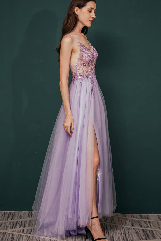 Fabulous Beaded V-Neck A-Line Tulle Prom Dresses Sleeveless with Slit