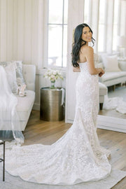 Gorgeous Strapless Mermaid Lace Wedding Dresses with Appliques