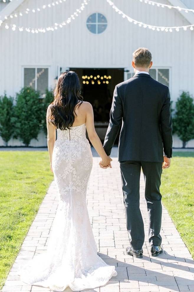 Gorgeous Strapless Mermaid Lace Wedding Dresses with Appliques