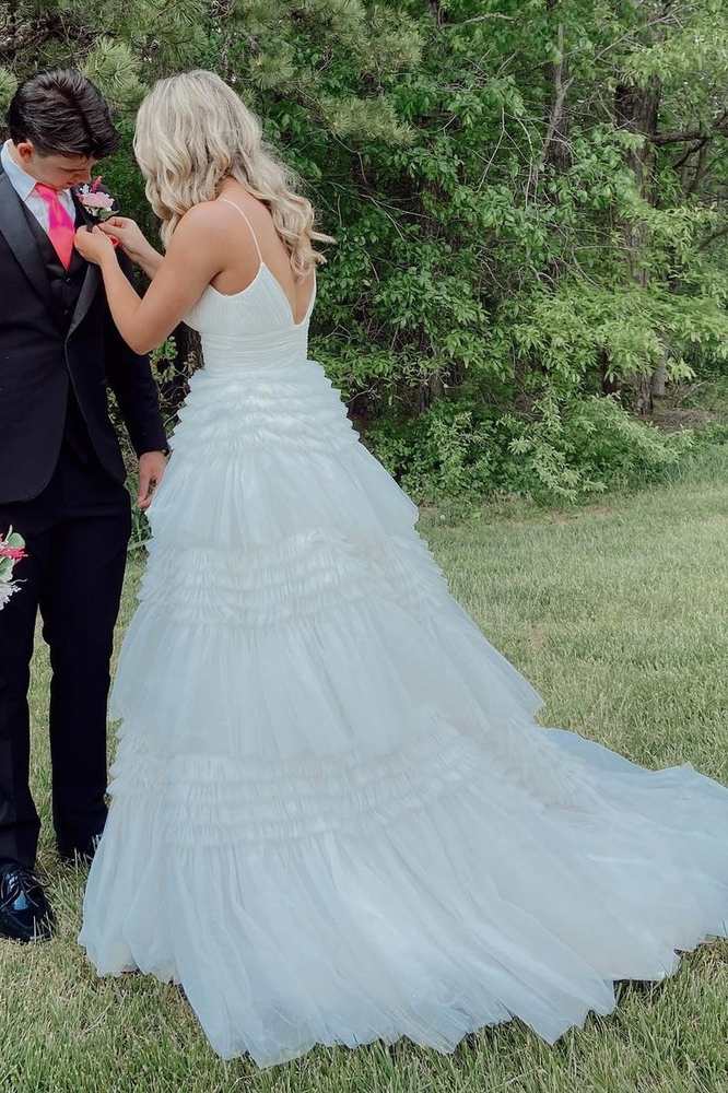 White Sexy Tiered Spaghetti Straps A-Line Tulle Formal Dresses with Slit