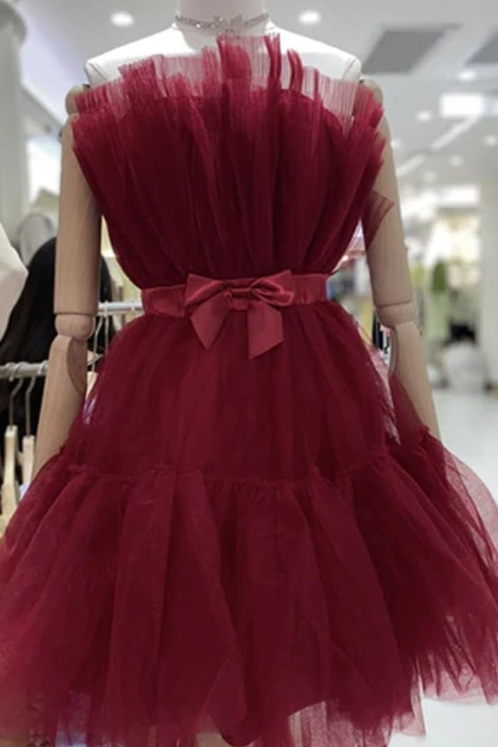 Burgundy Strapless Short A-Line Tulle Homecoming Dresses with Sash