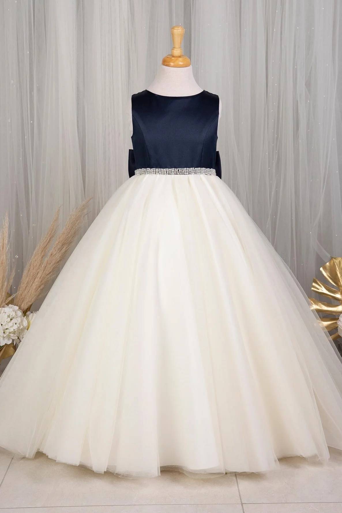 Crew Neck Ball Gown Sleeveless Tulle Flower Girl Dresses with Rhinestones