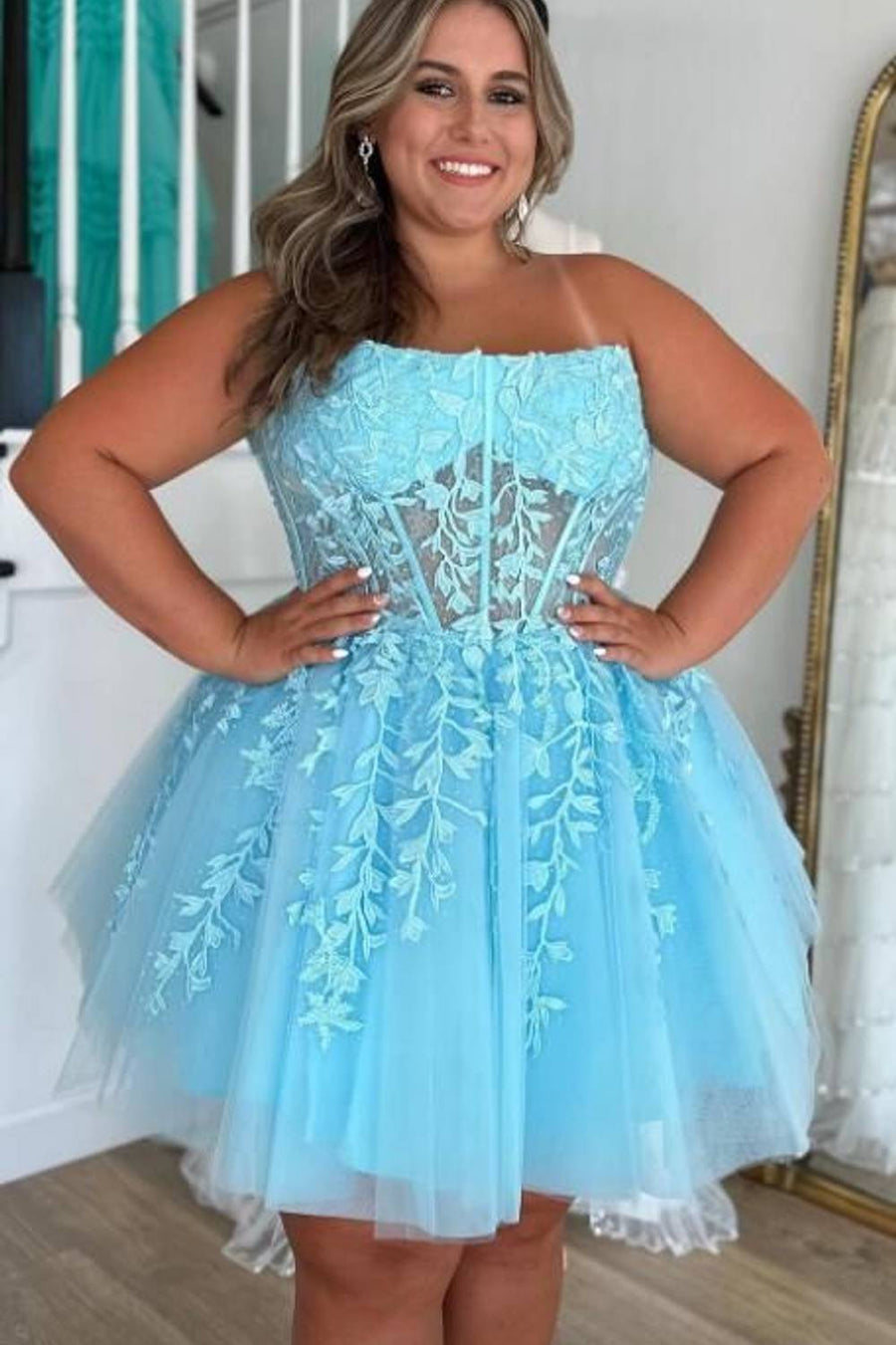 Pool Strapless A-Line Short Tulle Homecoming Dresses with Appliques