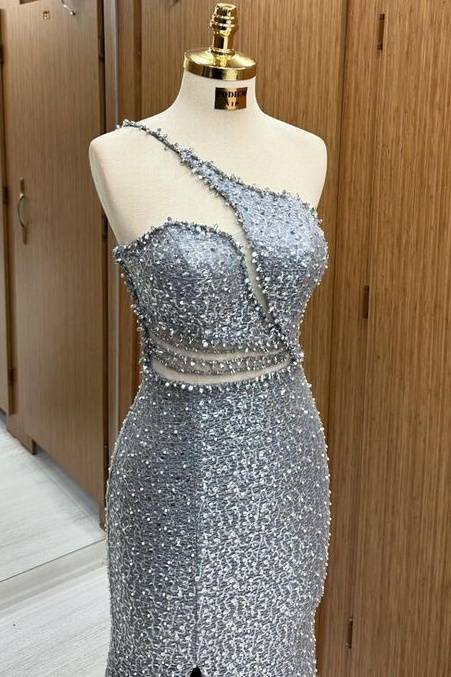 Chic Floor-Length Spaghetti Straps Sequined Mermaid Prom Dresses with Slit