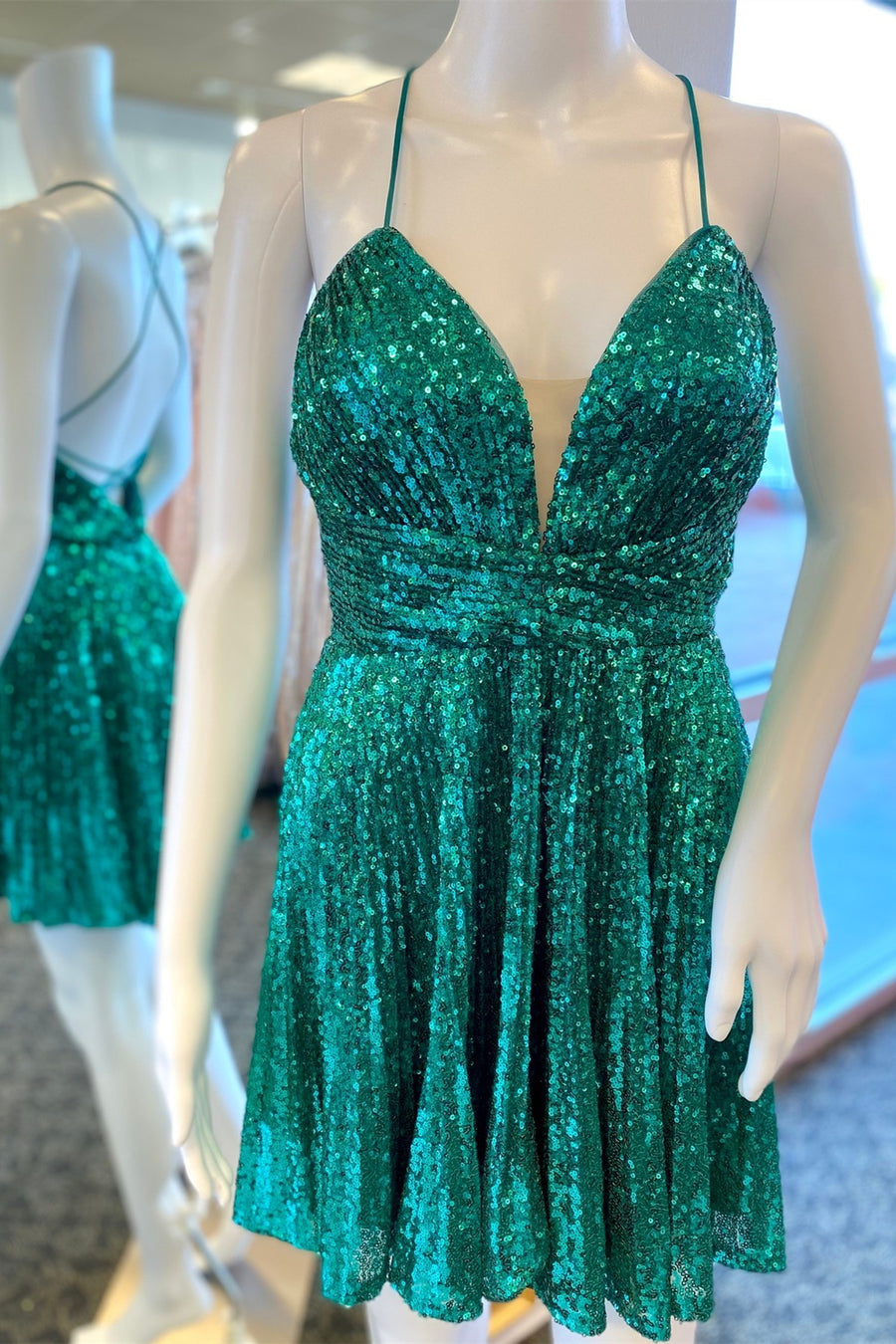 Gorgeous V-Neck Spaghetti Straps Sequined A-Line Short Homecoming Dresses