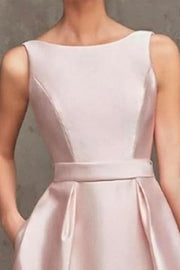 Fabulous Crew Neck Sleeveless Satin A-Line Short Homecoming Dress with Open Back