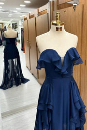 Luxurious Sweetheart Strapless A-Line Tulle Prom Dresses with Slit