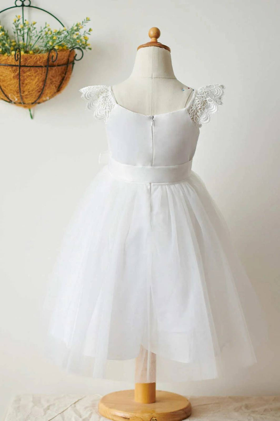 White Jewel Neck A-Line Lace Tulle Flower Girl Dresses with Sash