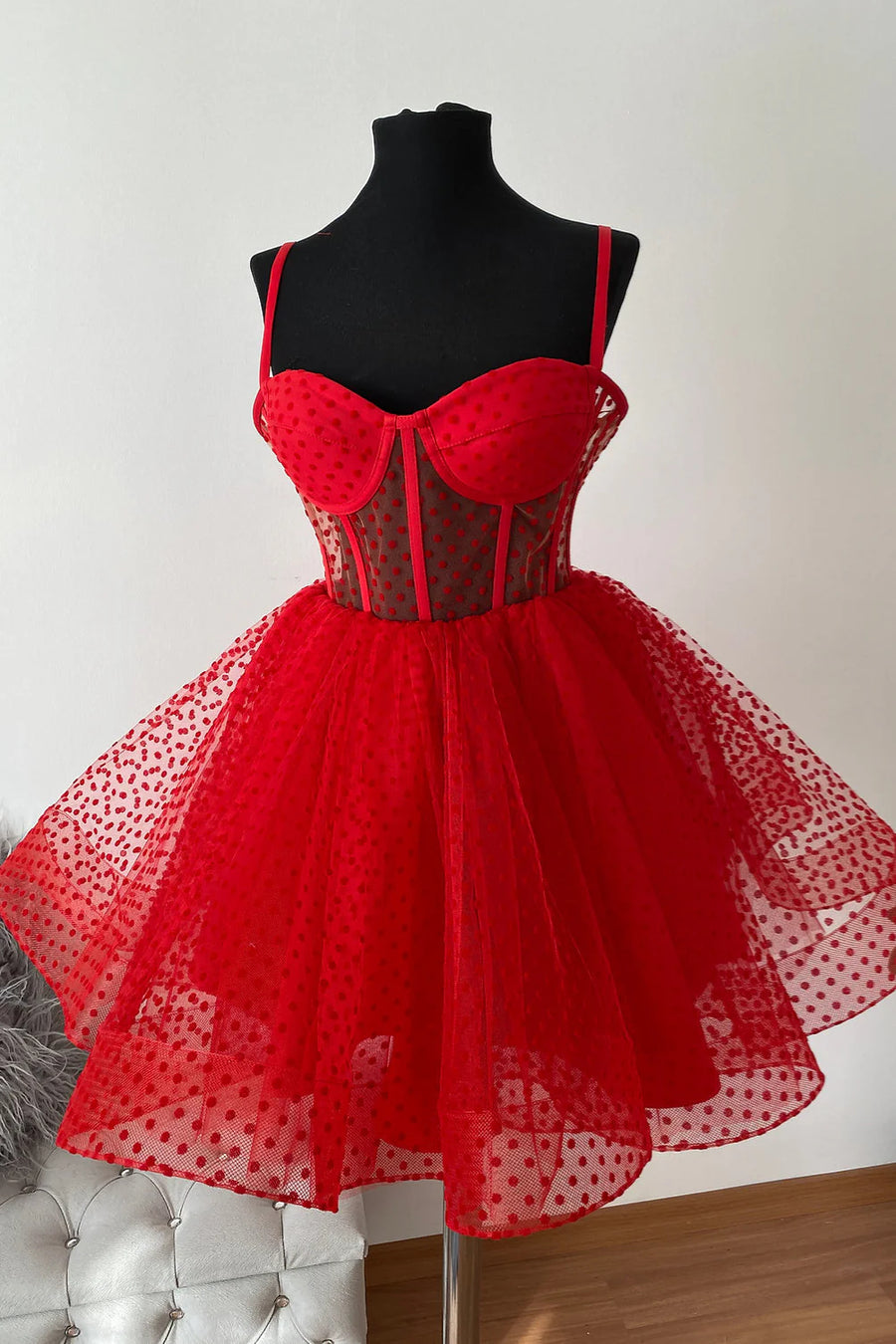 Red Spaghetti Straps Sweetheart A-Line Corset Short Tulle Homecoming Dresses