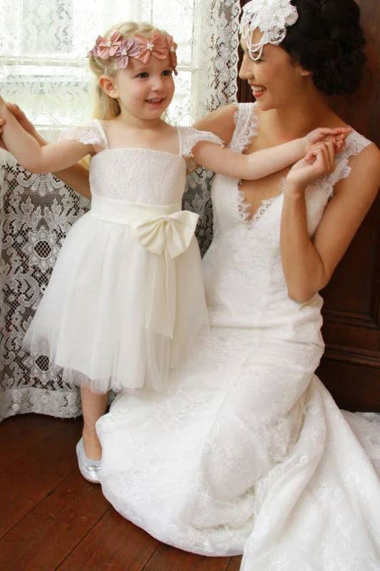 Square Neck A-Line Lace Tulle Flower Girl Dresses with Bow