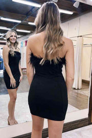 Fashionable Black Strapless Sheath Short Homecoming Dresses with Fur