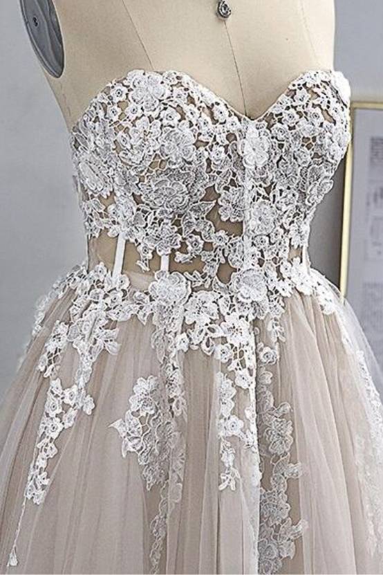 Fabulous Sweetheart Strapless A-Line Long Tulle Wedding Dresses with Appliques