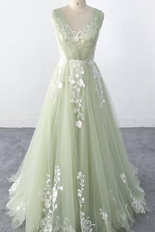 Sage V-Neck Sleeveless A-Line Long Tulle Wedding Dresses with Appliques