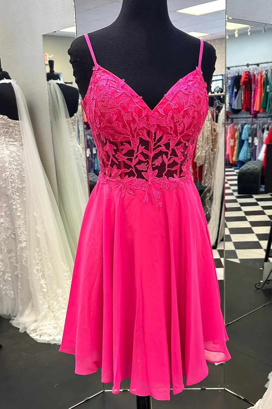 Fuchsia Spaghetti Straps V-Neck Short A-Line Chiffon Homecoming Dresses with Appliques