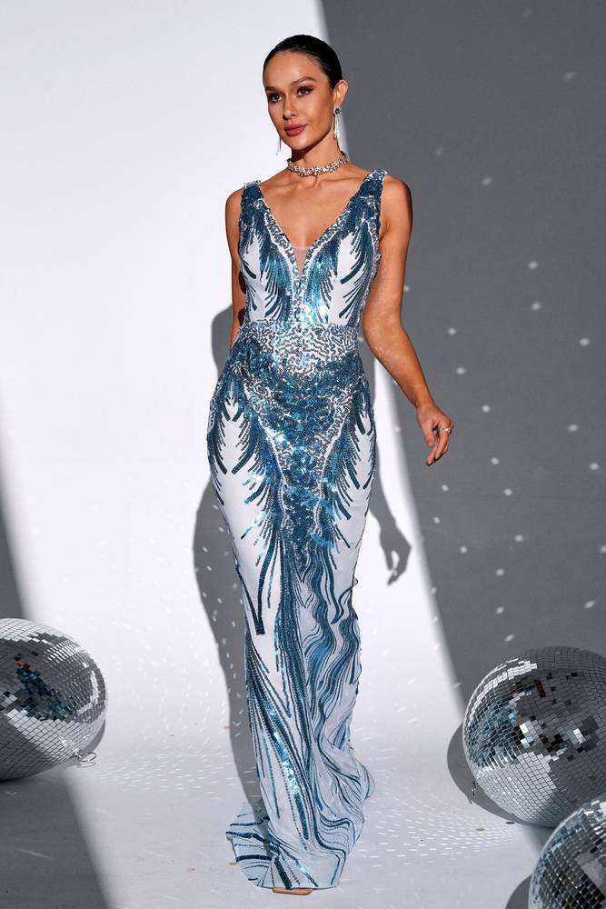 Sweep Train V-Neck Sleeveless Mermaid Sequin Prom Dresses