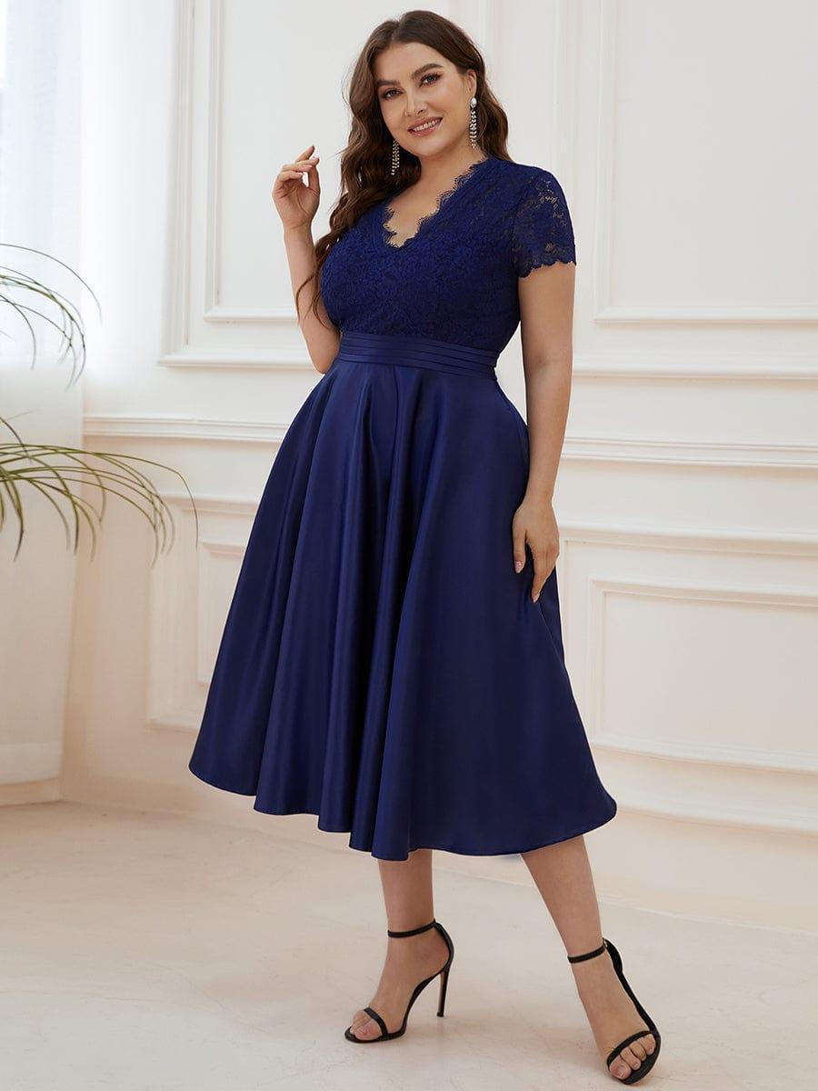 Luxurious Plus Size V-Neck Lace A-Line Cocktail Dress with Pockets
