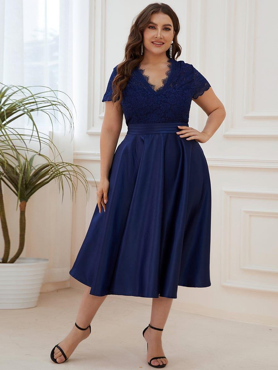 Luxurious Plus Size V-Neck Lace A-Line Cocktail Dress with Pockets