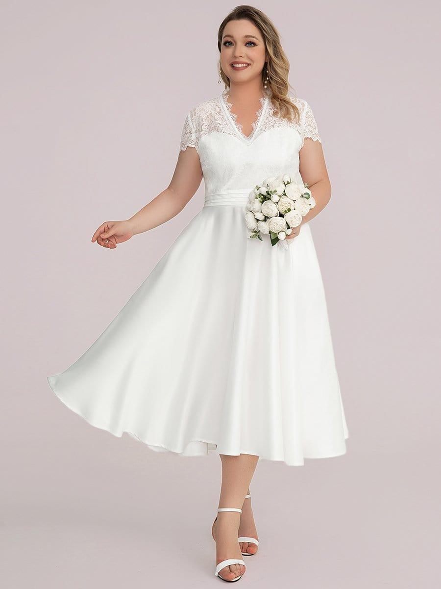 Luxurious Plus Size V-Neck Lace A-Line Cocktail Dress with Pockets