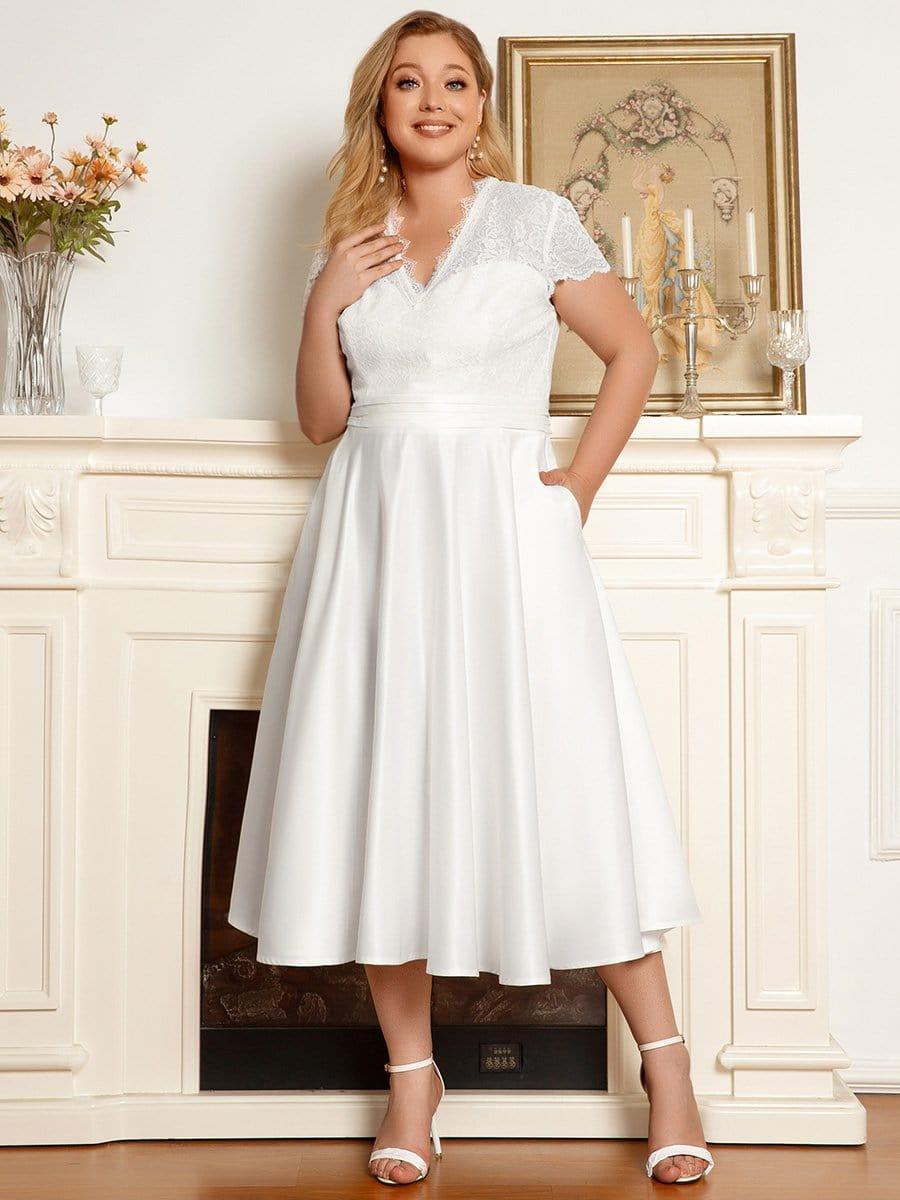 Luxurious Plus Size V-Neck Lace A-Line Cocktail Dress with Pockets