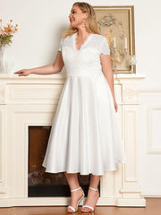 Luxurious Plus Size V-Neck Lace A-Line Cocktail Dress with Pockets