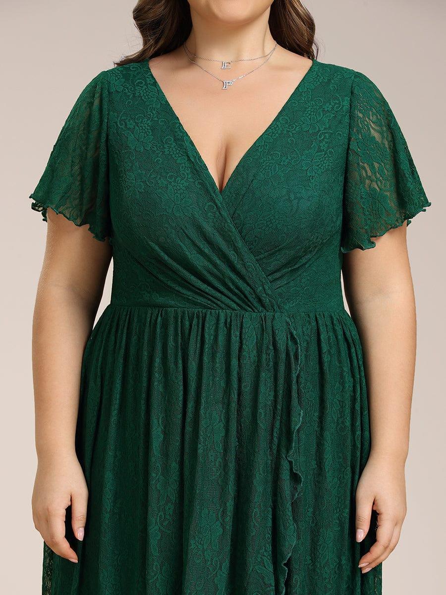 Graceful Plus Size A-Line Lace Formal Evening Dress with Sleeves