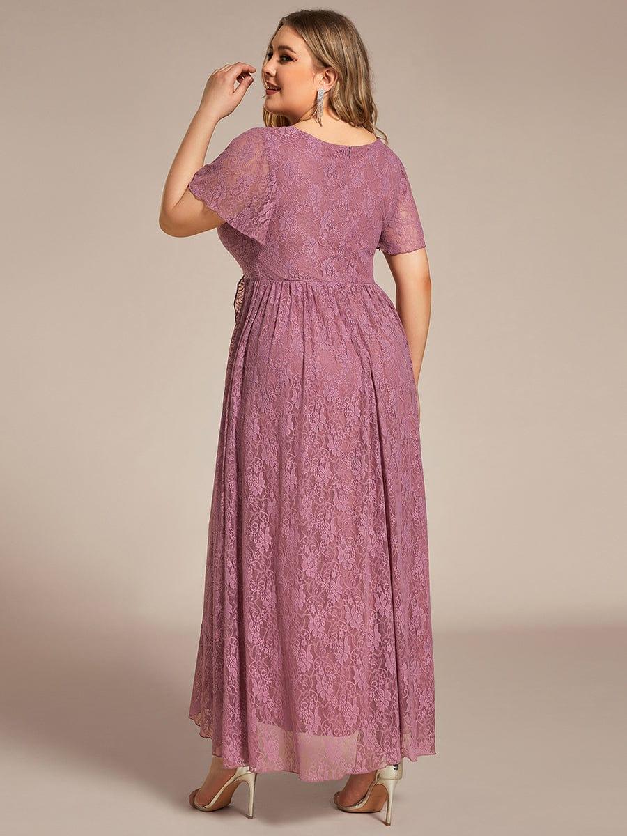Graceful Plus Size A-Line Lace Formal Evening Dress with Sleeves