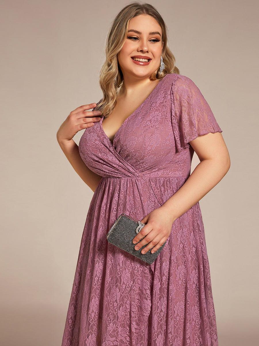 Graceful Plus Size A-Line Lace Formal Evening Dress with Sleeves