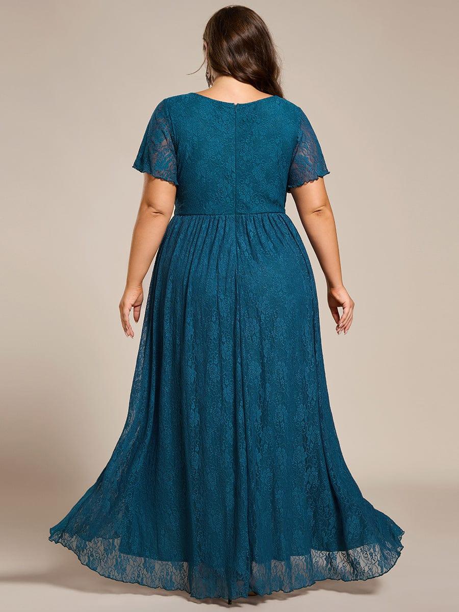 Graceful Plus Size A-Line Lace Formal Evening Dress with Sleeves