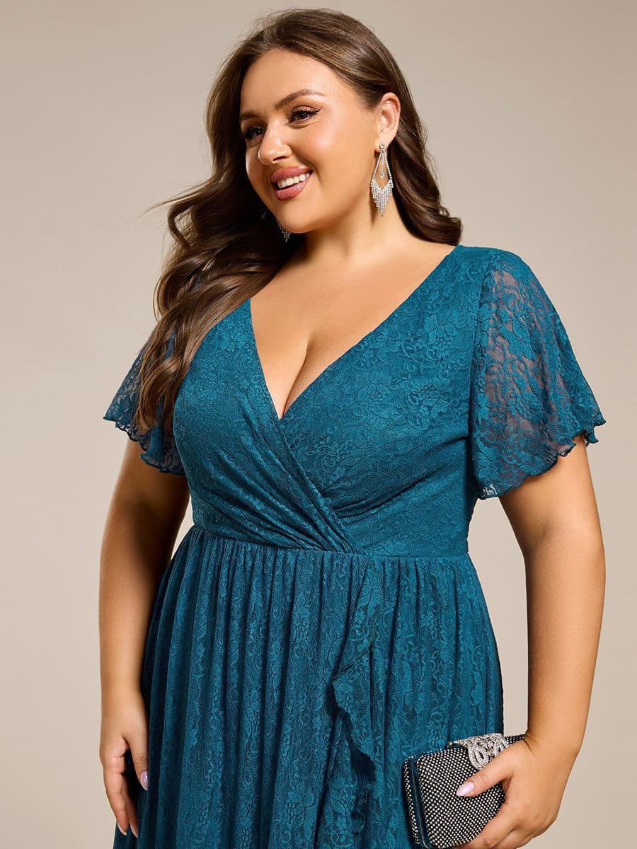 Graceful Plus Size A-Line Lace Formal Evening Dress with Sleeves